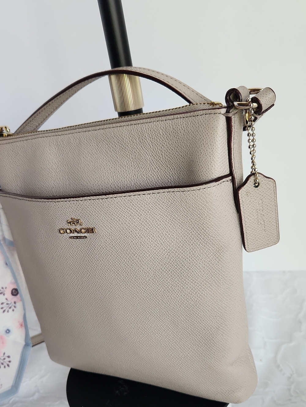 Coach Pebbled Leather Crossbody Bag in Taupe with Silk Scarf Final Sale - Picture 4 of 12